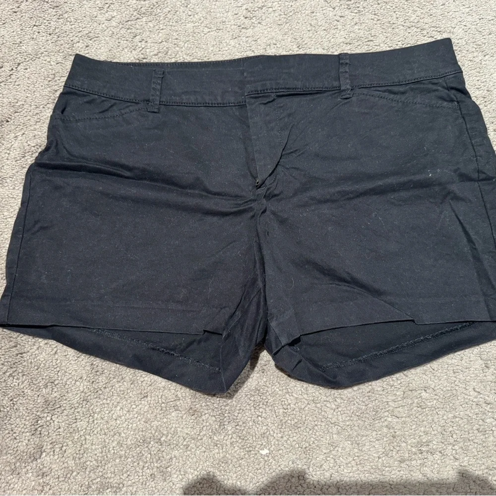 Old Navy Women's Black Bermudas